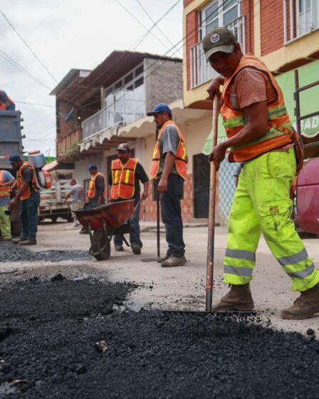 Continuamos mejorando las calles de Las Varas