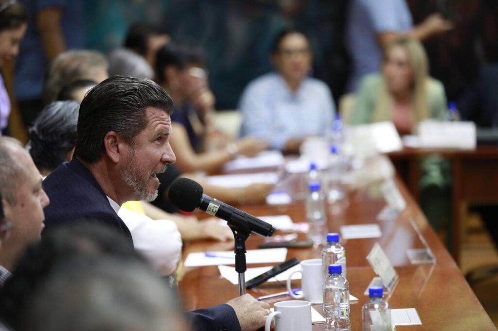 Iniciativa de Ley de Fondo de Ahorro para el Retiro Digno de las Trabajadoras y Trabajadores de Nayarit, sector empresarial y de la industria de la construcción.