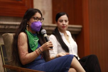 Gracias, María Elena Ríos, por compartir a través del testimonio de tu vida la realidad que aún viven miles de mujeres en nuestro país, pero también por mostrarnos lo que hemos alcanzado como género.