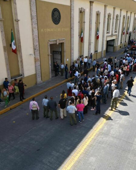 Nuestras emociones se entrelazan con el recuerdo de ese día que cambió para siempre a nuestro país y para cientos de familias; con respeto y tristeza recordamos a quienes lamentablemente perdieron la vida en los sismos de 1985 y 2017. Hoy recordamos como héroes y con gratitud a quienes ayudaron en ese momento de necesidad. Nuestro pueblo y país es más grande que cualquier adversidad, siempre lo hemos demostrado. En la Casa del Pueblo llevamos a cabo el simulacro, acción de prevención esencial para garantizar la seguridad y preparación ante un eventual sismo en nuestra ciudad.