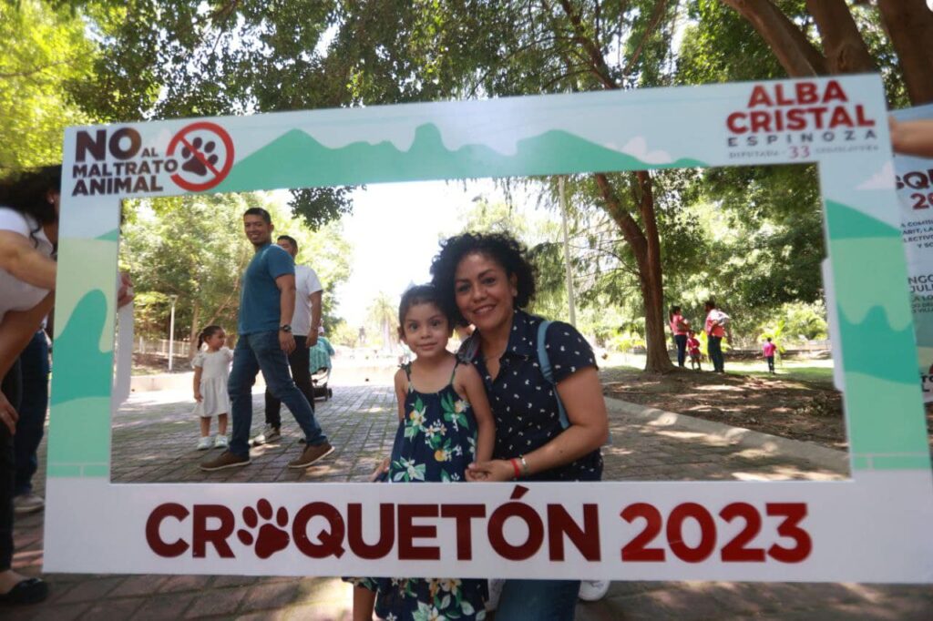 Es la 1:00 PM… ¡Y HEMOS RECIBIDO MÁS DE 4 TONELADAS DE CROQUETAS DONADAS!
Tepic y todo Nayarit dando una gran respuesta al Croquetón 2023 y aún nos quedan cinco horas más. Haciendo alianza con asociaciones civiles y grupos independientes, entregados al rescate de perritos y gatitos en nuestro estado. 
¡Juntos, detendremos el Maltrato Animal!